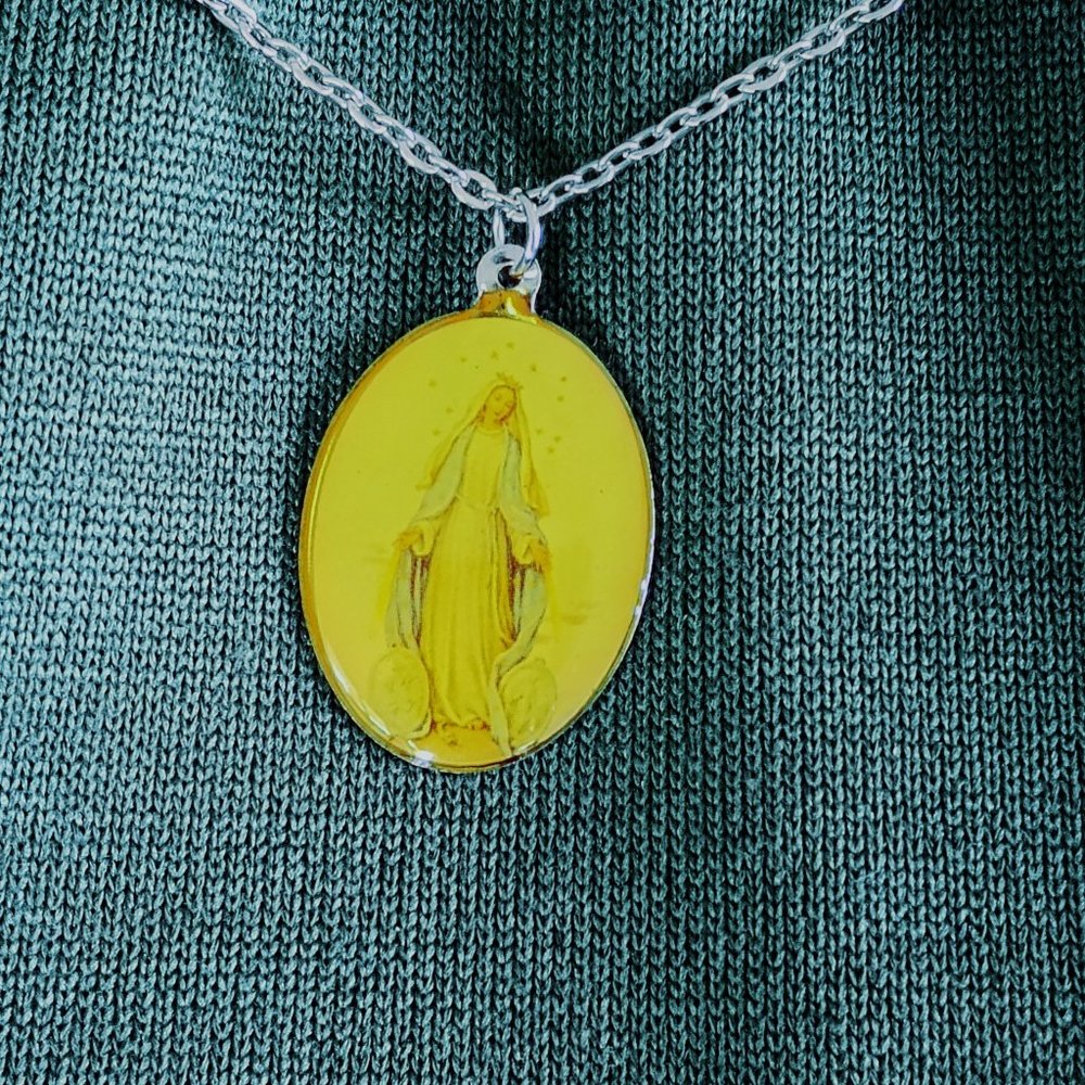 Beautiful Virgin Mary Pendant Lady Blessed Mother